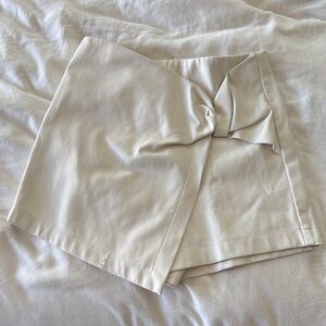 Francesca's Collections Cream Women's Skort